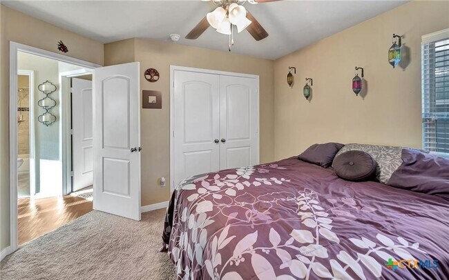 Foto del edificio - 3701 Castleton Dr