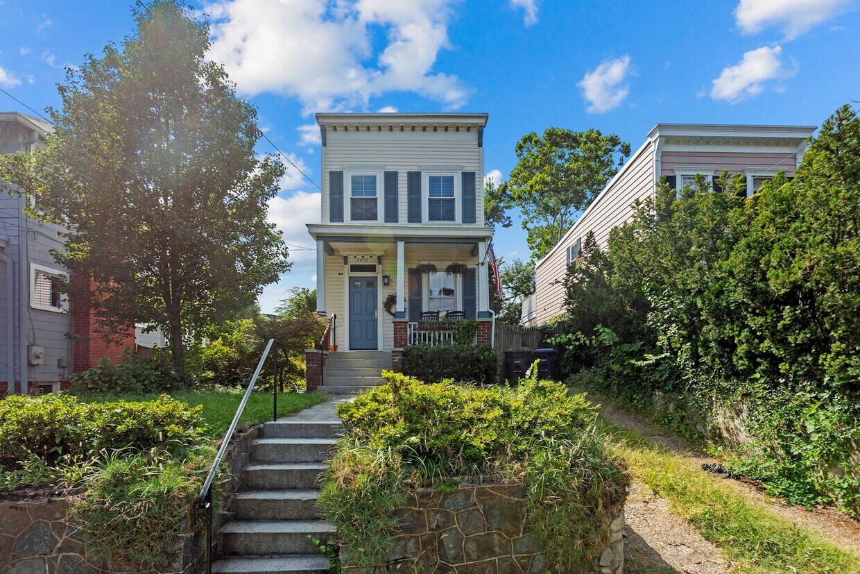 Primary Photo - Available now! Recently Renovated // 4 Bed...