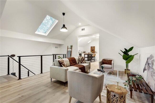 Foto del edificio - 901 Argonne Ave NE