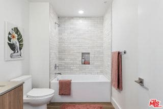 Foto del edificio - 3800 Mentone Ave