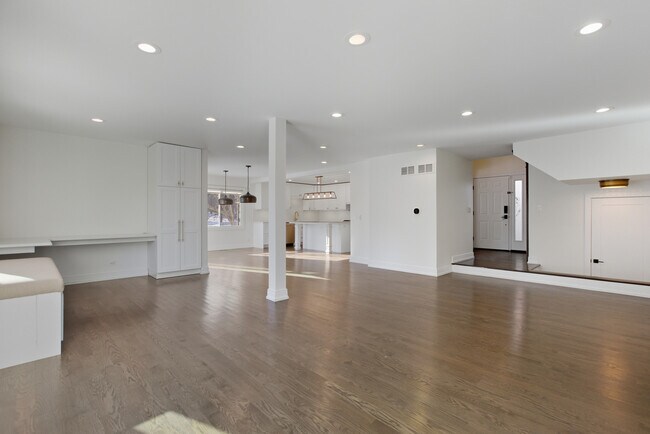 Foto del edificio - 105 Yarrow Ct