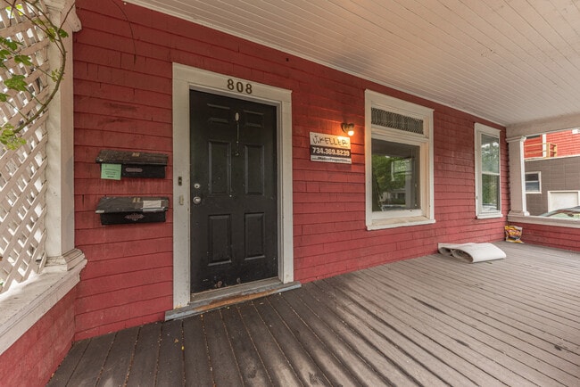 Photo - 808 E Ann St House