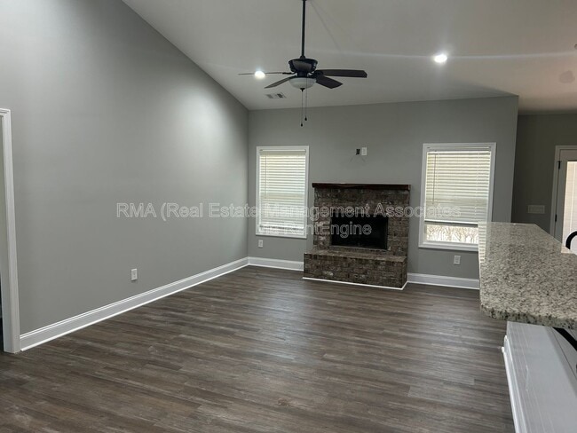 Building Photo - 202 Autumn Ridge Dr