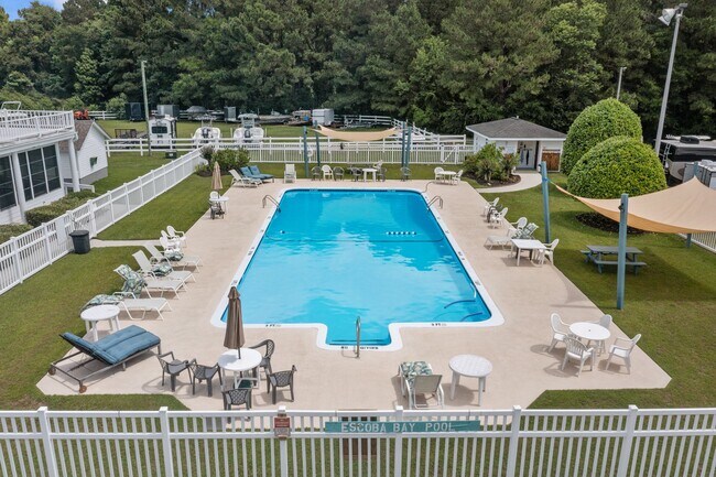 Building Photo - 408 Celtic Ash St