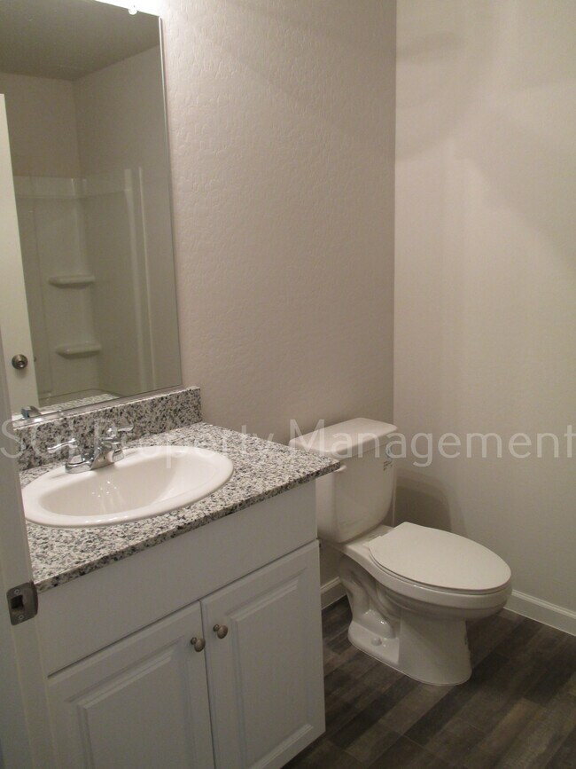 Building Photo - 1053 Greyhawk Loop