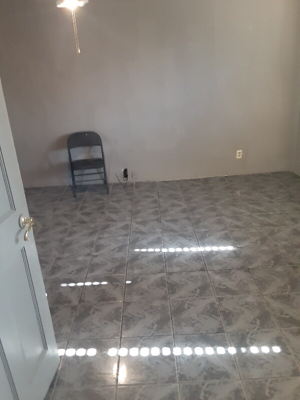 Foto del edificio - 12199 Hinson St