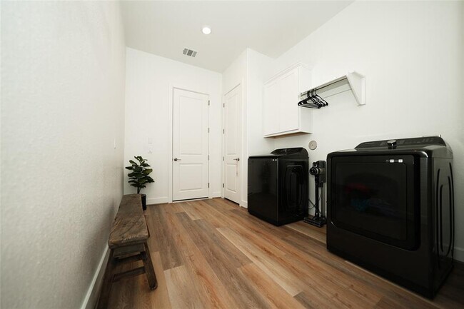 Foto del edificio - 5423 Water Terrace Ln