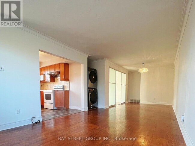 Building Photo - 382 Blue Grass Blvd