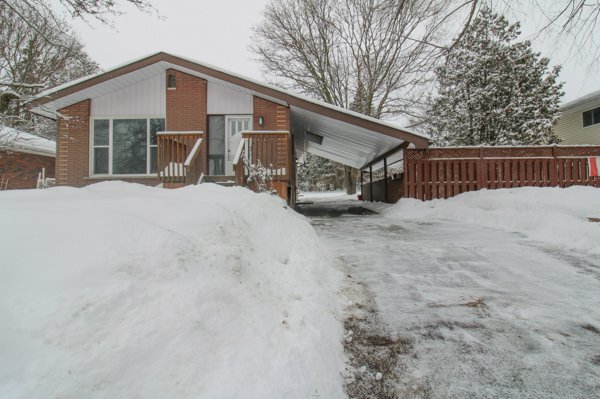 Primary Photo - 3 Bed / 1 Bath Main Floor Unit – $2,549 Al...