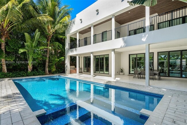 Foto del edificio - 3734 Chase Ave