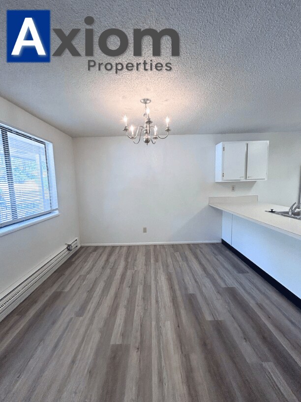 Building Photo - 2119 Marigold St