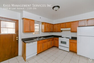 Building Photo - 1320 W Lunt Ave