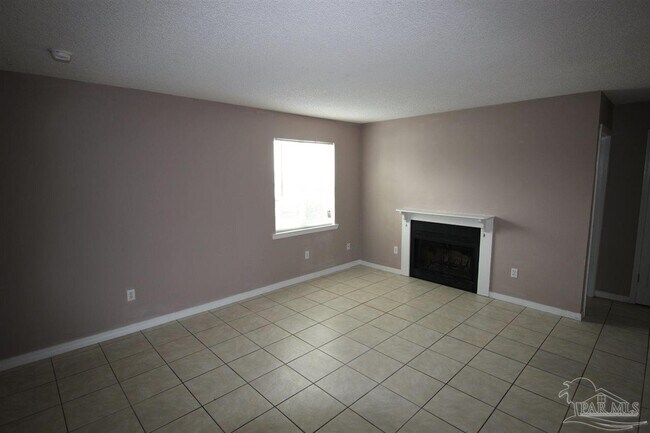 Building Photo - 672 S 72nd Ave