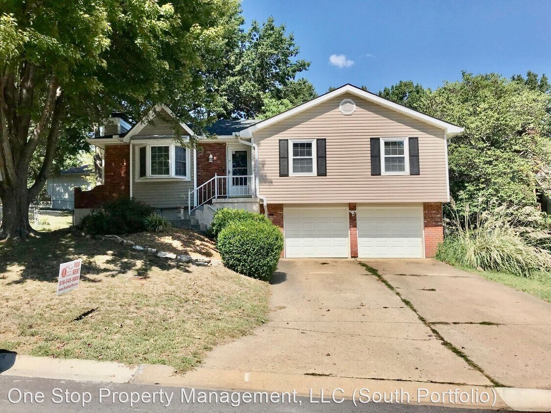 3 br, 1.5 bath House 705 SE Shamrock Ln House Rental in Blue