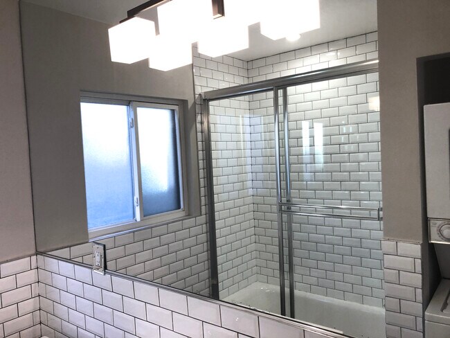 Foto del edificio - 1824 N Gramercy Pl