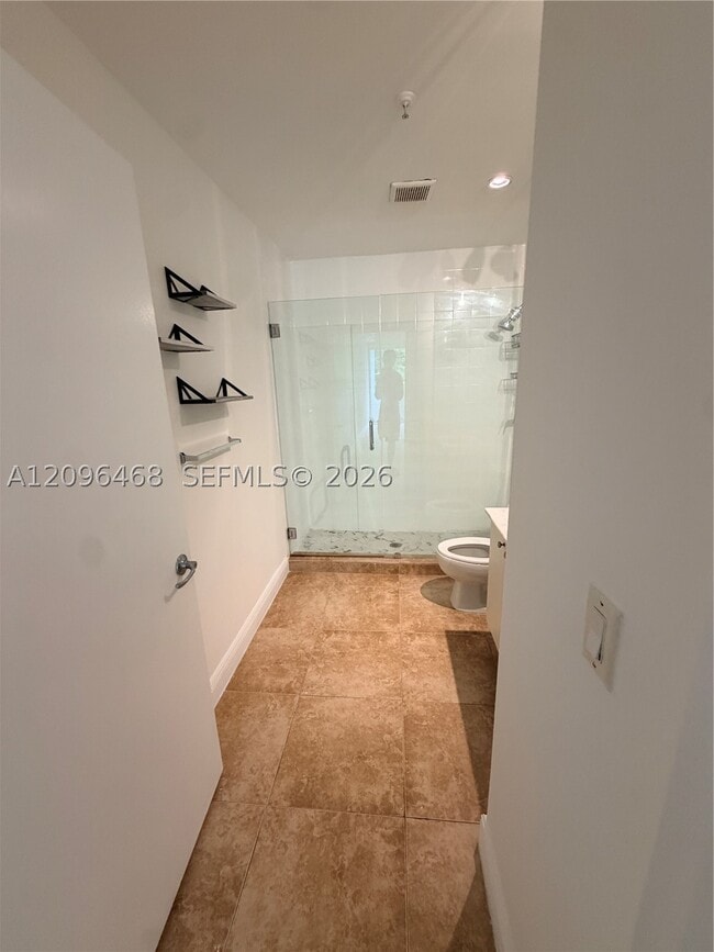 Building Photo - 2694 Inagua Ave