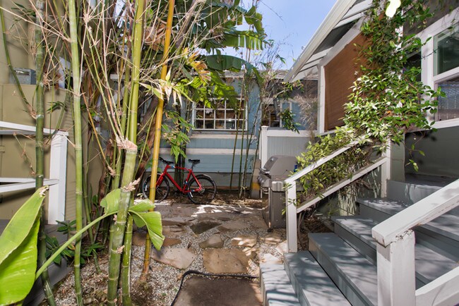 Foto del edificio - 129 Clubhouse Ave