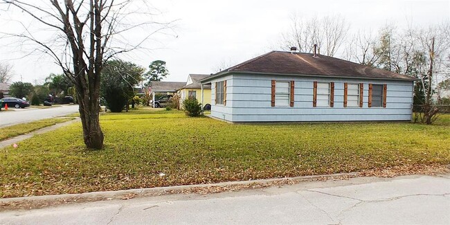 Building Photo - 6923 Oak Hill