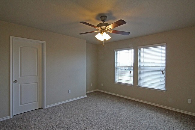 Building Photo - 623 Westfield Blvd