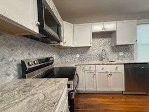 Building Photo - 1544 Dorchester Ave