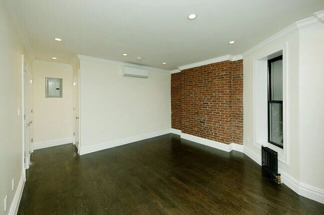 Building Photo - 552 Broome Street