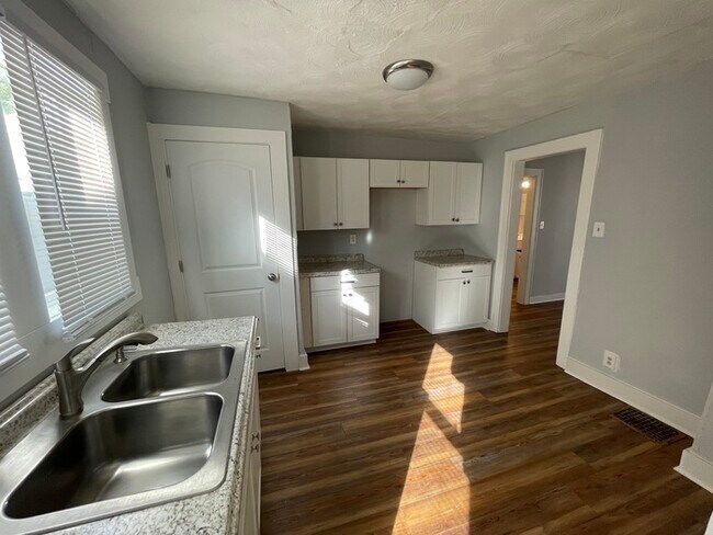 Foto del edificio - Westside 2 Bed/ 1 Bath