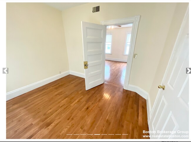 Foto del edificio - 45 Crescent Ave