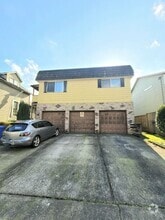 Building Photo - 1178 SE Pershing St