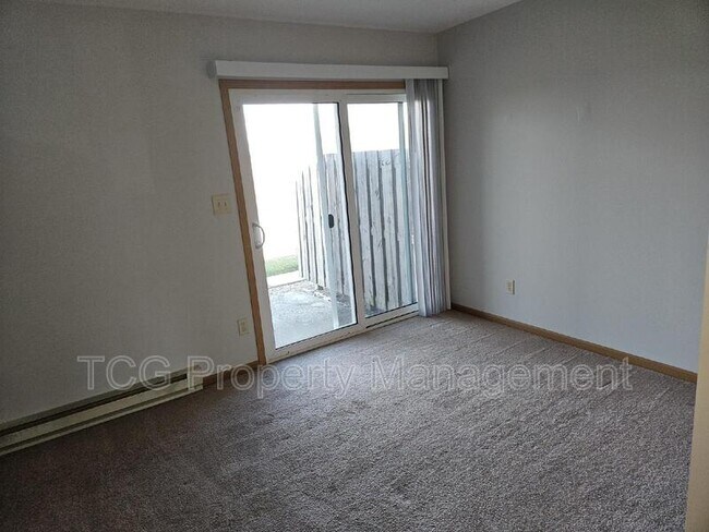 Building Photo - 1102 Carrie Ln