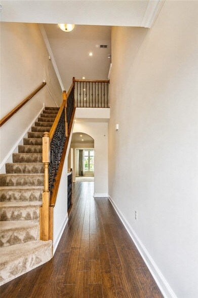 Building Photo - 2516 Adele Ct