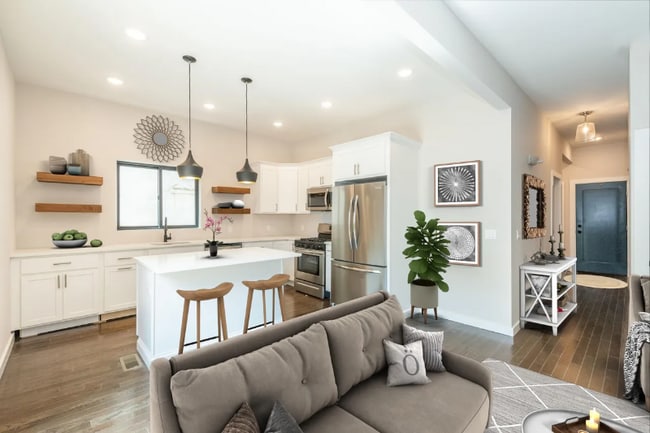 Building Photo - 2212 Palisade Ave