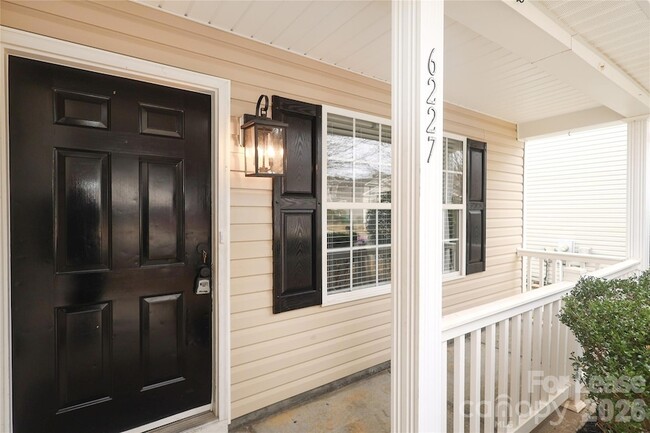 Foto del edificio - 6227 Stonefort Ct