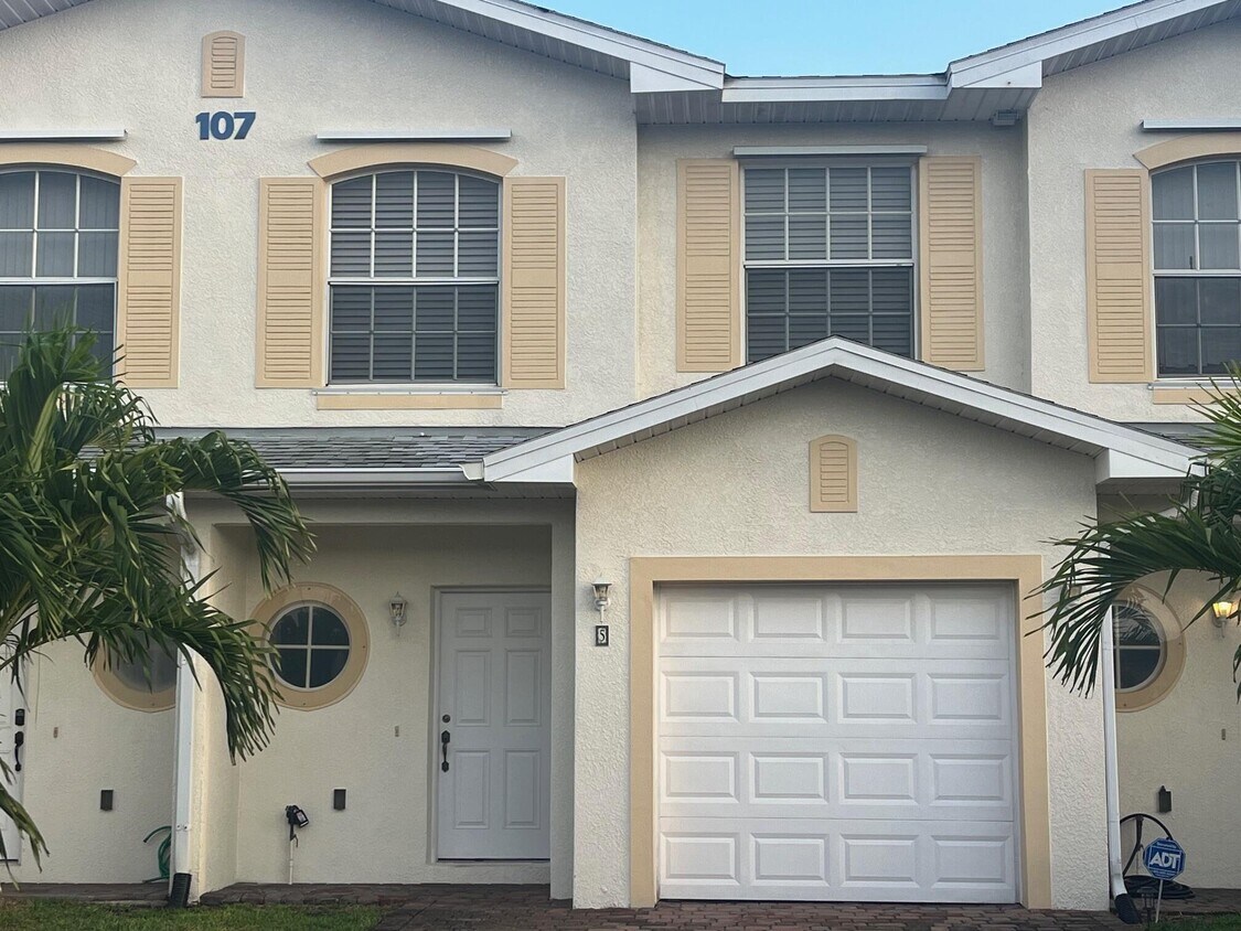 107 Anchorage Ave, Cape Canaveral, FL 32920 Townhome Rentals in Cape