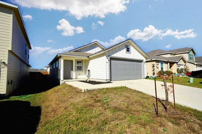 Building Photo - Stylish Move-In Ready Home in Rosillo Ranch, San Antonio, TX - Realtor Commission: $400