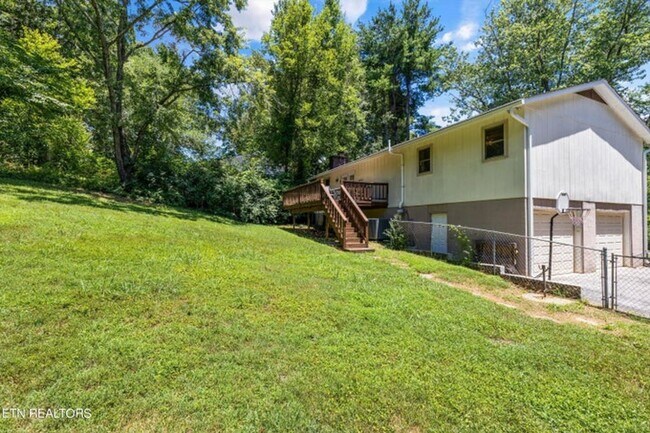 Building Photo - West Knoxville 37922 - 4 bedroom, 2.5 bedr...