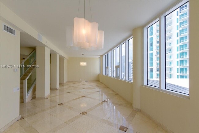 Building Photo - 888 Brickell Key Dr