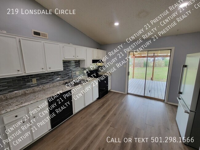 Foto del edificio - 219 Lonsdale Cir