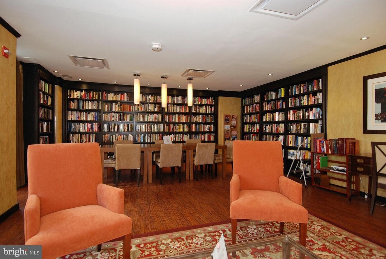 Primary Photo - 4620 N Park Ave