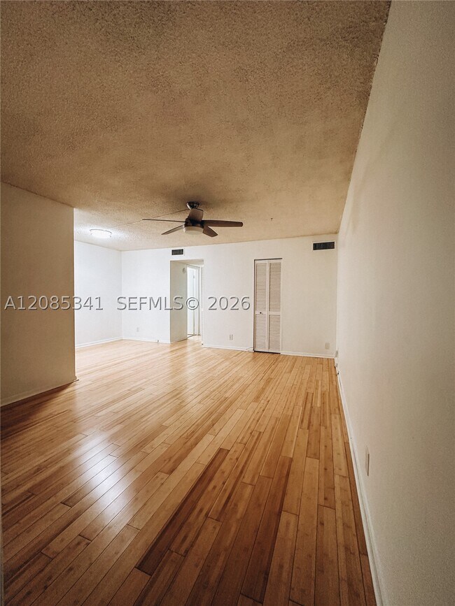 Foto del edificio - 1425 Arthur St