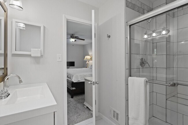 Building Photo - 3071 Southern Elm Ct