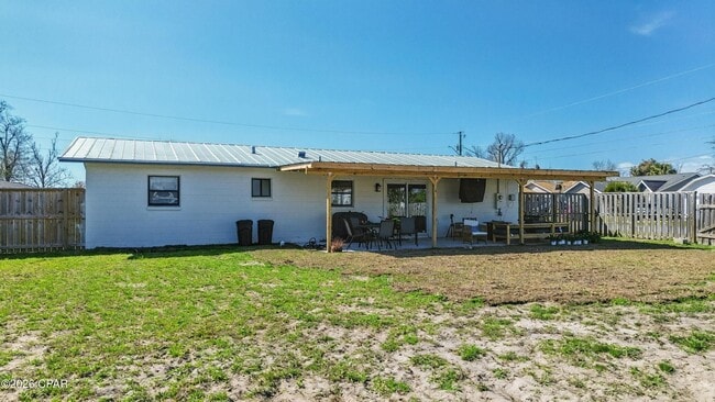 Building Photo - 412 W 18th Ct