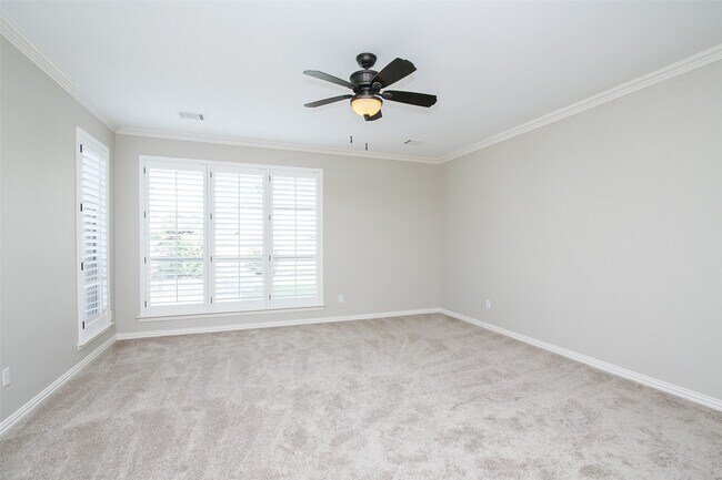 Foto del edificio - 35 Winhall Pl