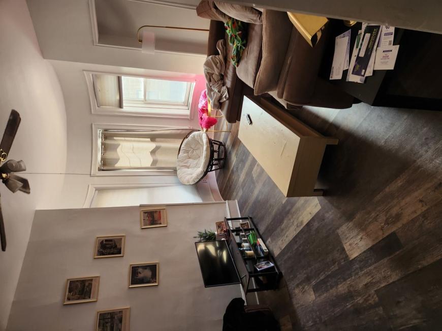 Foto principal - 3 bedroom in Chicago IL 60657