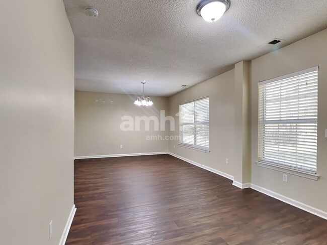 Building Photo - 405 White Bluff Ct