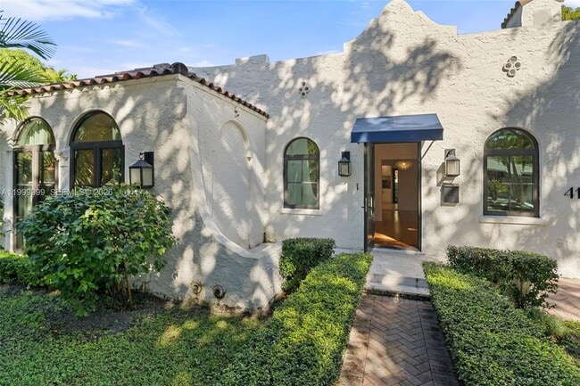 Foto del edificio - 415 Aledo Ave