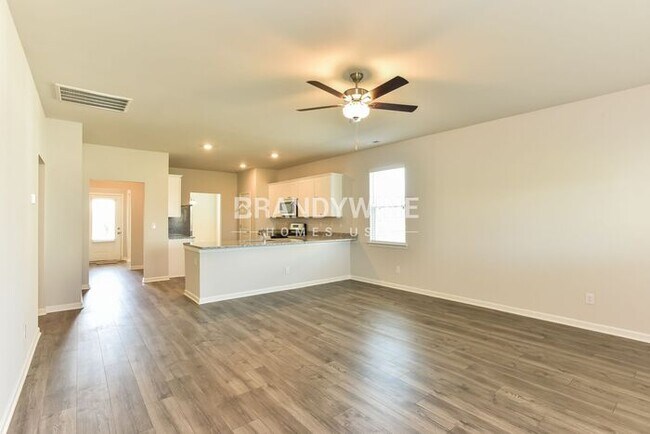 Building Photo - Move in by 4/30/2023 and get ONE MONTH FREE!!