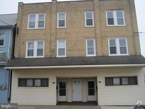 Building Photo - 206 Courtland St