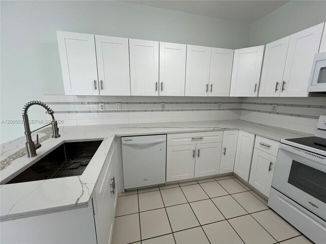 Building Photo - 4455 SW 160th Ave