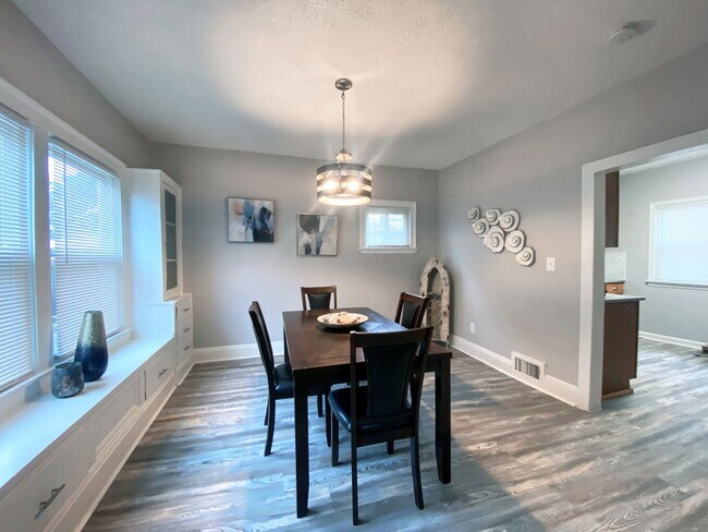 Foto del edificio - 3 Bed - 1 Bath Colonial available for Rent in Garfield Hts!