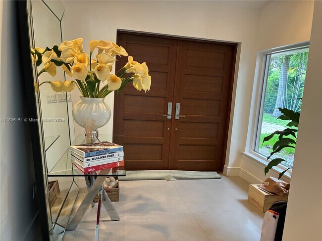 Foto del edificio - 323 Caribbean Rd